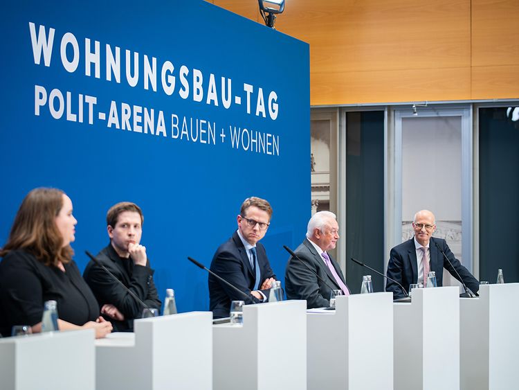  Bürgermeister Tschentscher stellt beim Wohnungsbau-Tag 2024 die Hamburger Perspektive dar